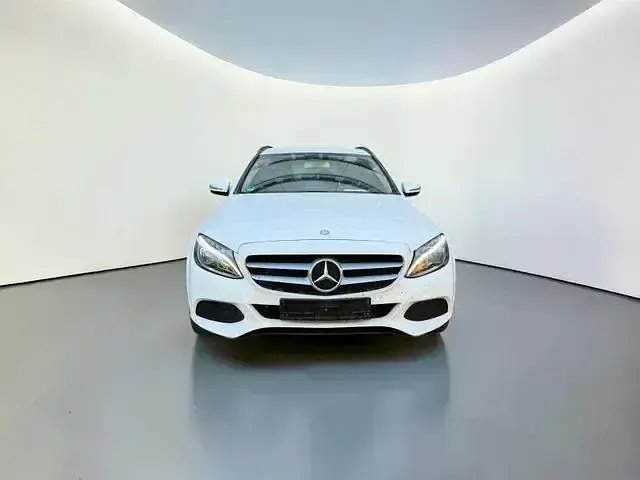 Używany Mercedes C220 170 KM (125 kW) 2015 Biały Kombi