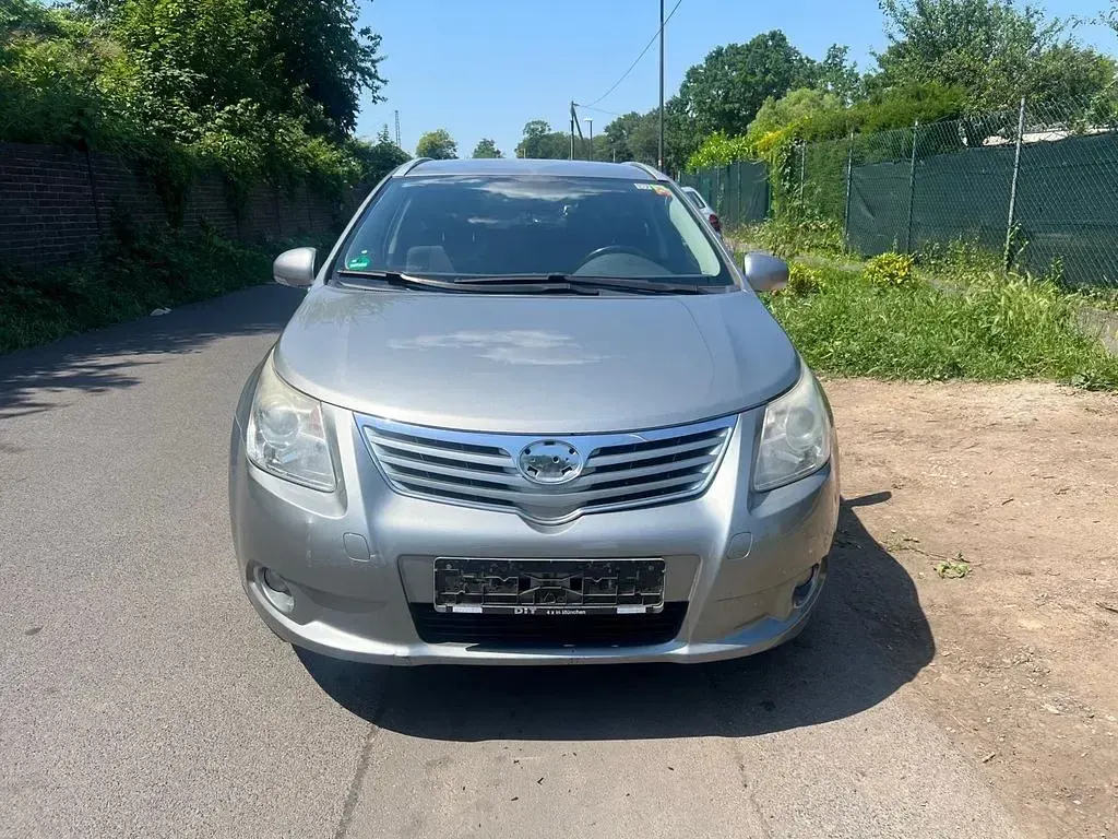Gebraucht Toyota Avensis Edition 150 PS (110 kW) 2012 Grau Kombi