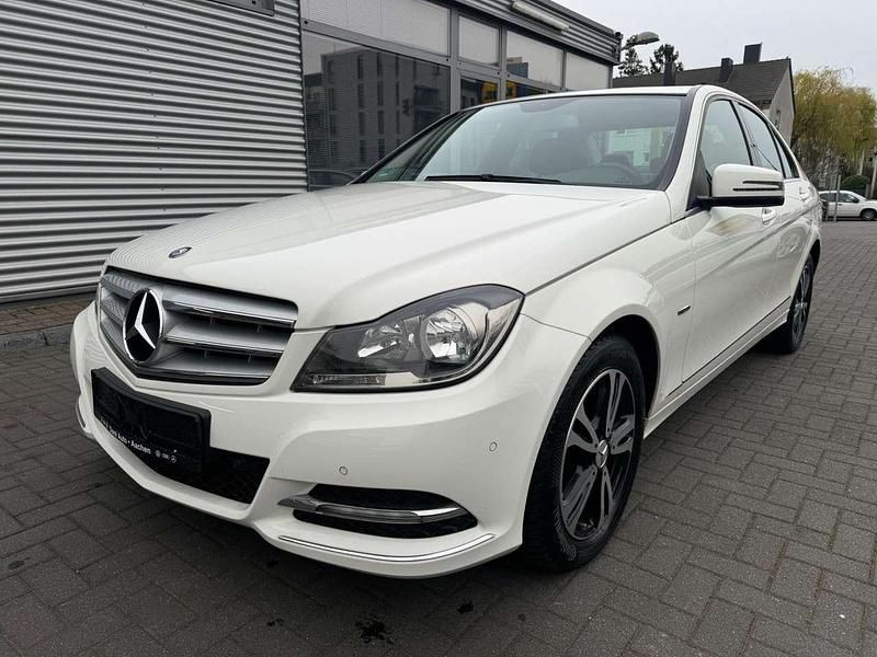 Gebraucht Mercedes C220 170 PS (125 kW) 2012 Weiß Limousine