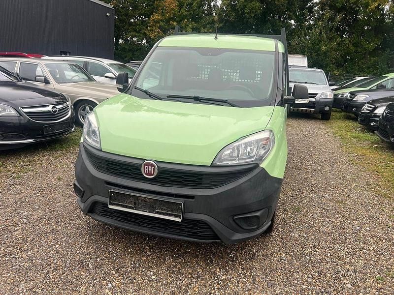 Grün Gebraucht 2017 Fiat Doblò Van / Kleinbus | 10.900 € (Etwas zu teuer) - Bild 1/4