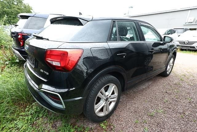 Mythosschwarz metallic mythosschwarz metallic mythosschwarz metallic Gebraucht 2021 Audi Q2 Advanced Plus SUV | 25.765 € (Fairer Preis) - Bild 1/4