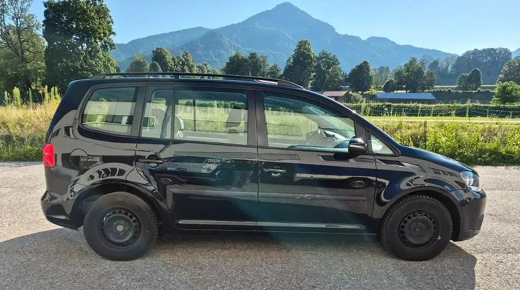Gebraucht VW Touran 105 PS (77 kW) 2014 Schwarz Van / Kleinbus