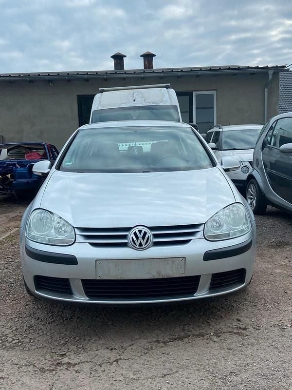 Silber Gebraucht 2005 VW Golf V Kleinwagen | 1.900 € (Fairer Preis) - Bild 1/4