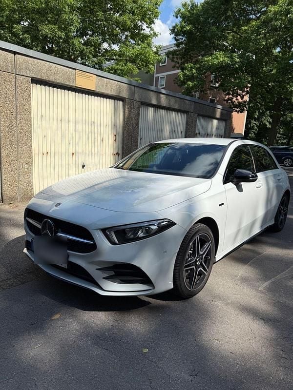 Gebraucht Mercedes A250 AMG line 218 PS (160 kW) 2020 Weiß Limousine