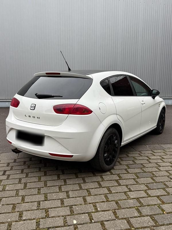 Gebraucht Seat Leon Stylance 160 PS (117 kW) 2010 Weiß Kleinwagen