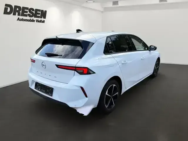 Gebraucht Opel Astra Edition 110 PS (80 kW) 2024 Weiss Kleinwagen