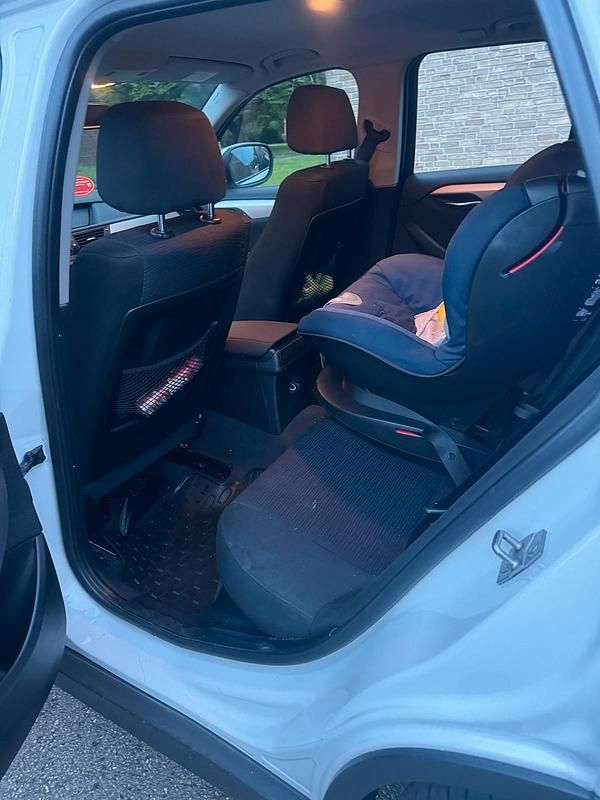 Gebraucht BMW X1 122 PS (89 kW) 2012 Weiß SUV