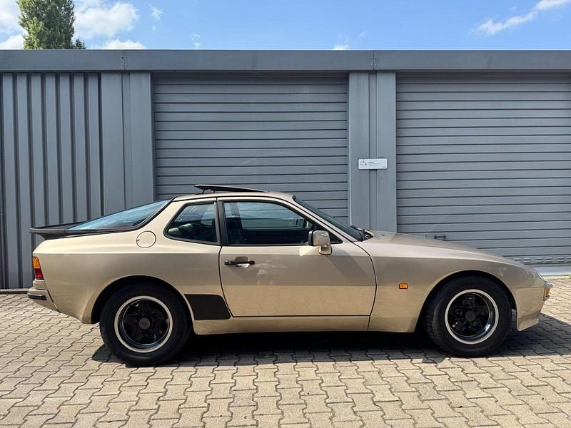 Beige Gebraucht 1984 Porsche 944 Coupé | 14.944 € - Bild 1/4