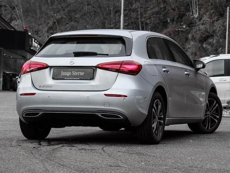 Gebraucht Mercedes A250 Progressive 218 PS (160 kW) 2024 Silber metalliclack hightechs Limousine