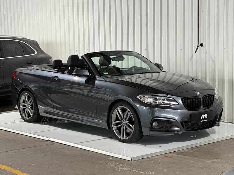 Grau Gebraucht 2016 BMW 220 M Sport Cabrio | 17.900 € (Fairer Preis) - Bild 1/4