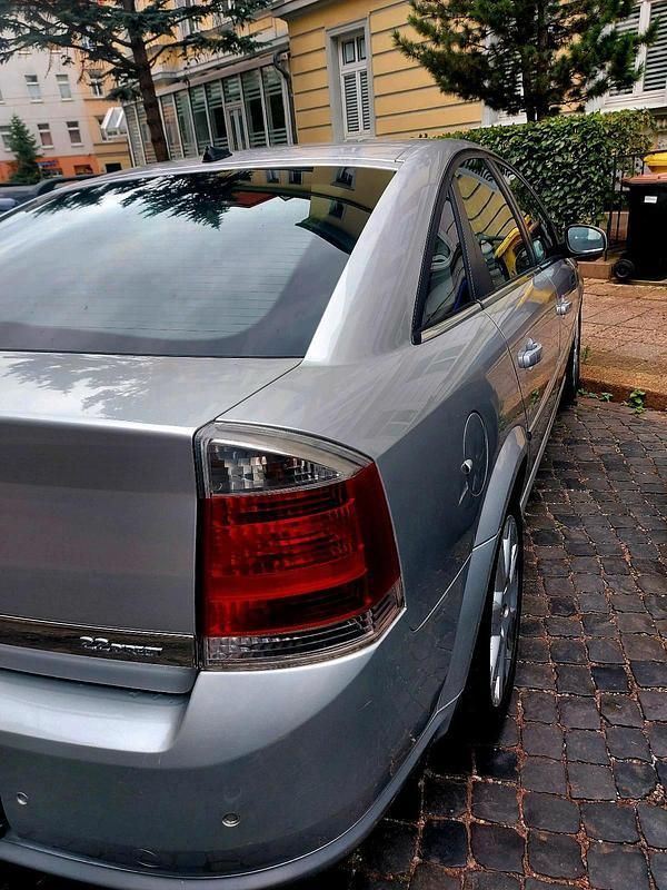 Silber Gebraucht 2006 Opel Vectra Limousine | 4.300 € (Teuer) - Bild 1/4