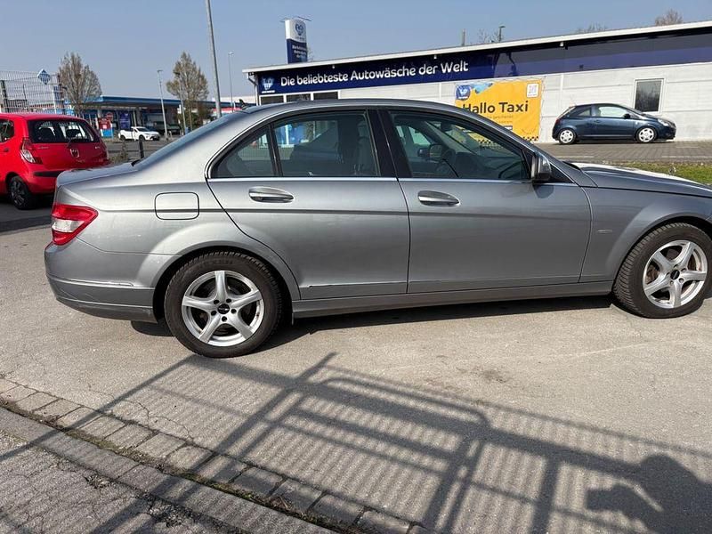 Gebraucht Mercedes C220 Elegance 170 PS (125 kW) 2007 Silber Limousine