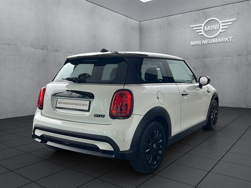 Gebraucht Mini Cooper 136 PS (100 kW) 2023 Nanuq white Kleinwagen