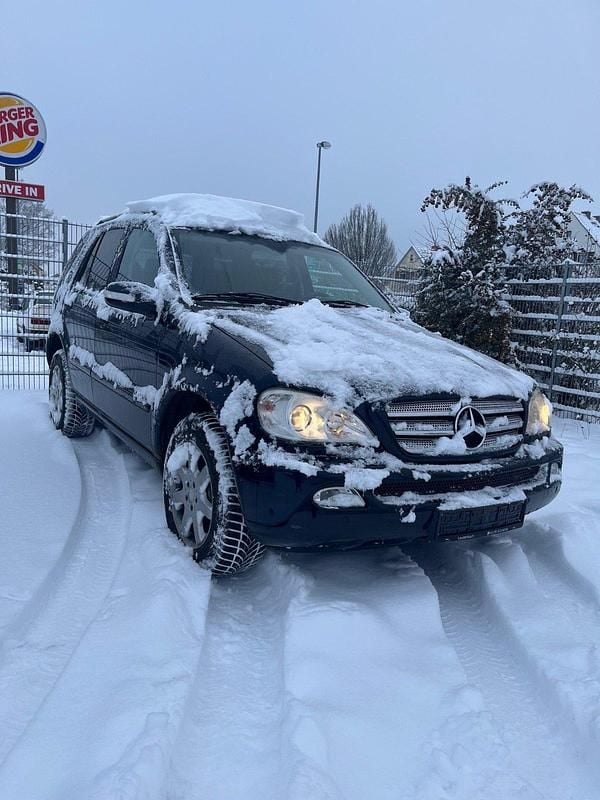 Blau Gebraucht 2005 Mercedes ML270 SUV | 4.999 € (Guter Preis) - Bild 1/4