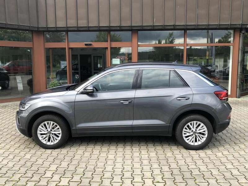 Gebraucht VW T-Roc Life 150 PS (110 kW) 2023 Indiumgrau metallic SUV