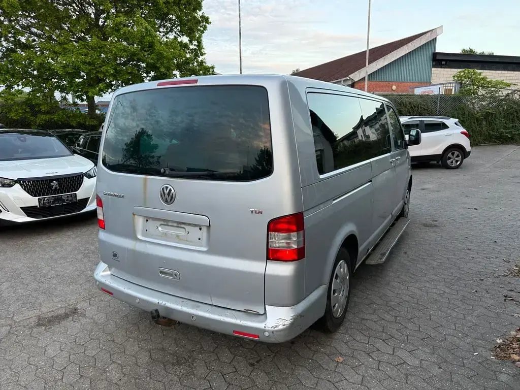 Gebraucht VW Caravelle Comfortline 131 PS (96 kW) 2008 Silber Van