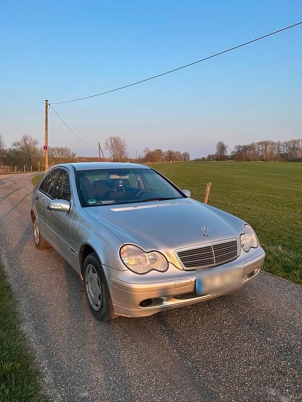 Gebraucht Mercedes C180 128 PS (94 kW) 2001 Silber Limousine