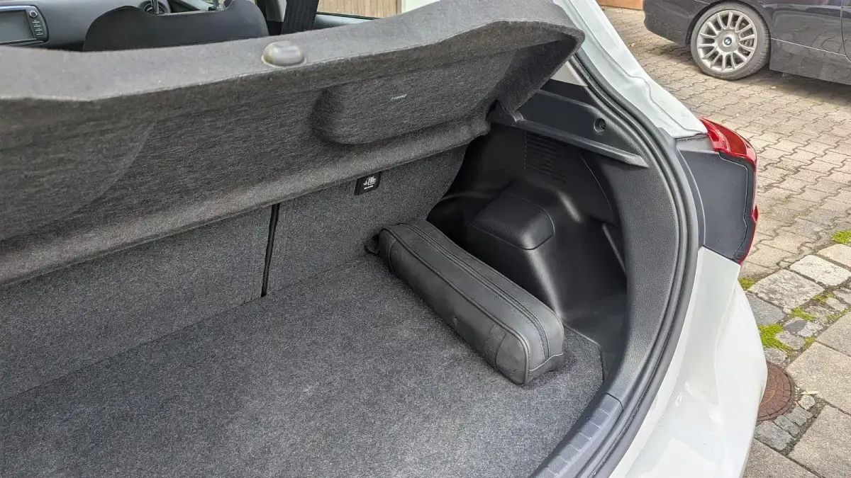 Gebraucht Toyota Yaris Hybrid Team 75 PS (55 kW) 2018 Weiß Limousine