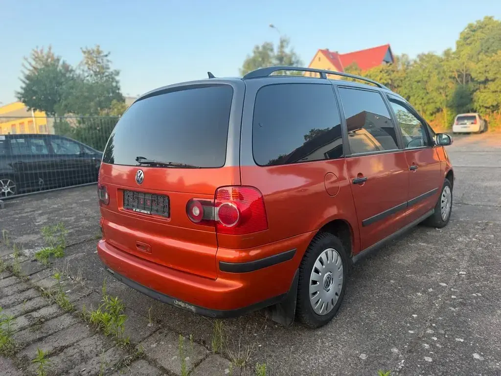 Gebraucht VW Sharan Trendline 140 PS (102 kW) 2009 Grau Van / Kleinbus