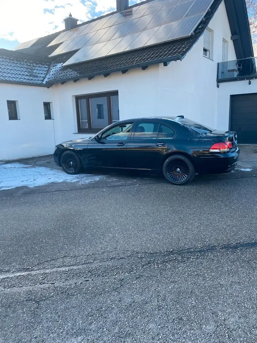 Second-hand BMW 730 245 CP (180 kW) 2006 Negru Berlinǎ