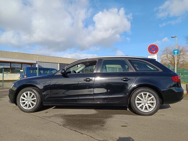 Gebraucht Audi A4 Attraction 150 PS (110 kW) 2014 Schwarz Kombi