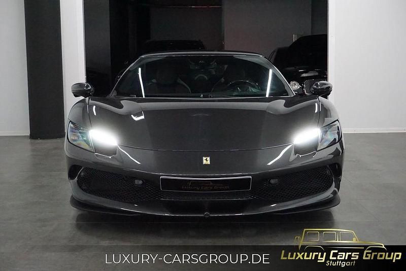 Gebraucht Ferrari 296 829 PS (609 kW) 2023 Canna di fucile (pnth) Coupé