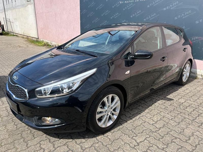 Second-hand Kia Ceed 99 CP (72 kW) 2013 Negru Hatchback