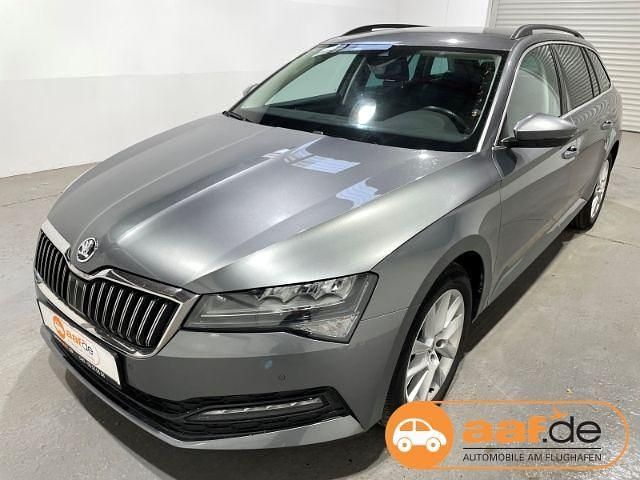 Grau Gebraucht 2022 Skoda Superb Ambition Kombi | 23.950 € (Superpreis) - Bild 1/4
