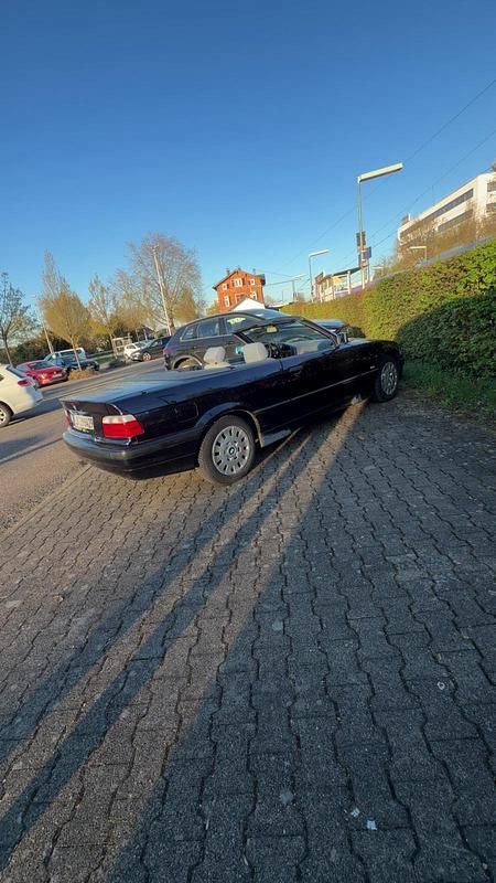 Gebraucht BMW 318 Cabriolet 115 PS (84 kW) 1999 Blau Cabrio