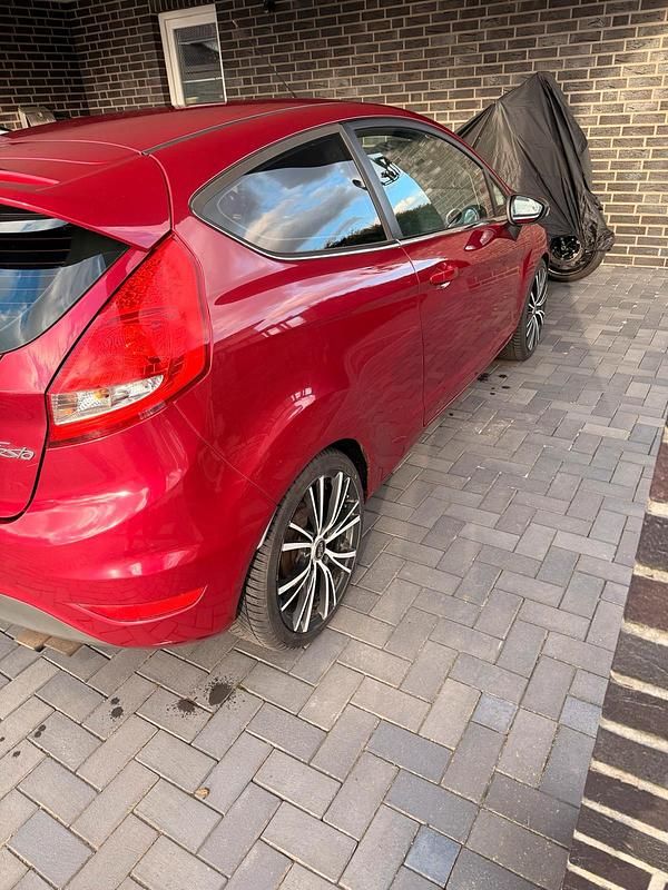 Gebraucht Ford Fiesta 120 PS (88 kW) 2009 Violet Kleinwagen