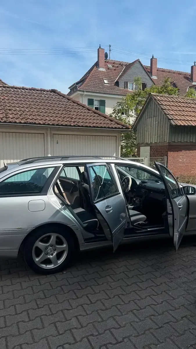 Second-hand Mercedes C220 Avantgarde 143 CP (105 kW) 2001 Argintiu Break