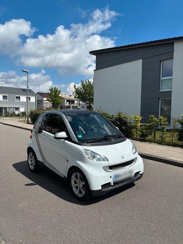 Weiß Gebraucht 2012 Smart ForTwo Coupé Coupé | 3.500 € (Guter Preis) - Bild 1/4