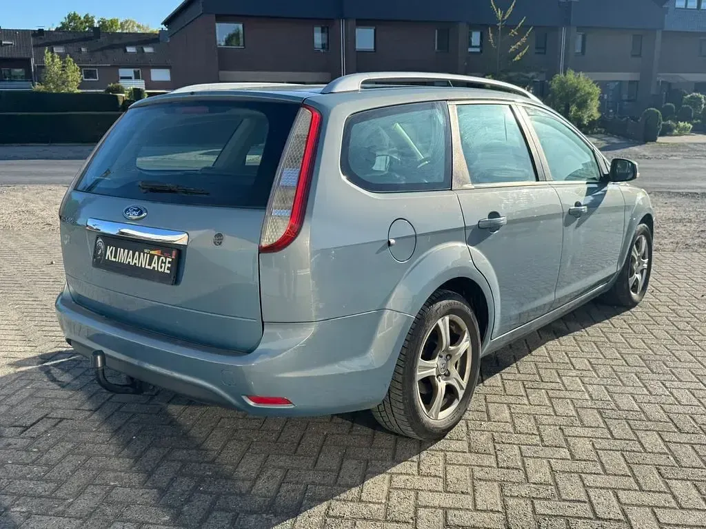 Usata Ford Focus Titanium 125 CV (91 kW) 2008 Blu Berlina