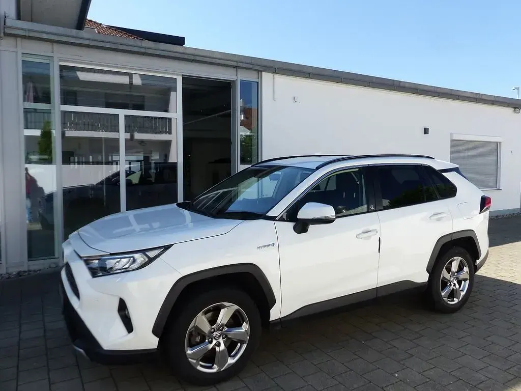 Gebraucht Toyota RAV4 Hybrid Team 218 PS (160 kW) 2021 Weiß 040 SUV