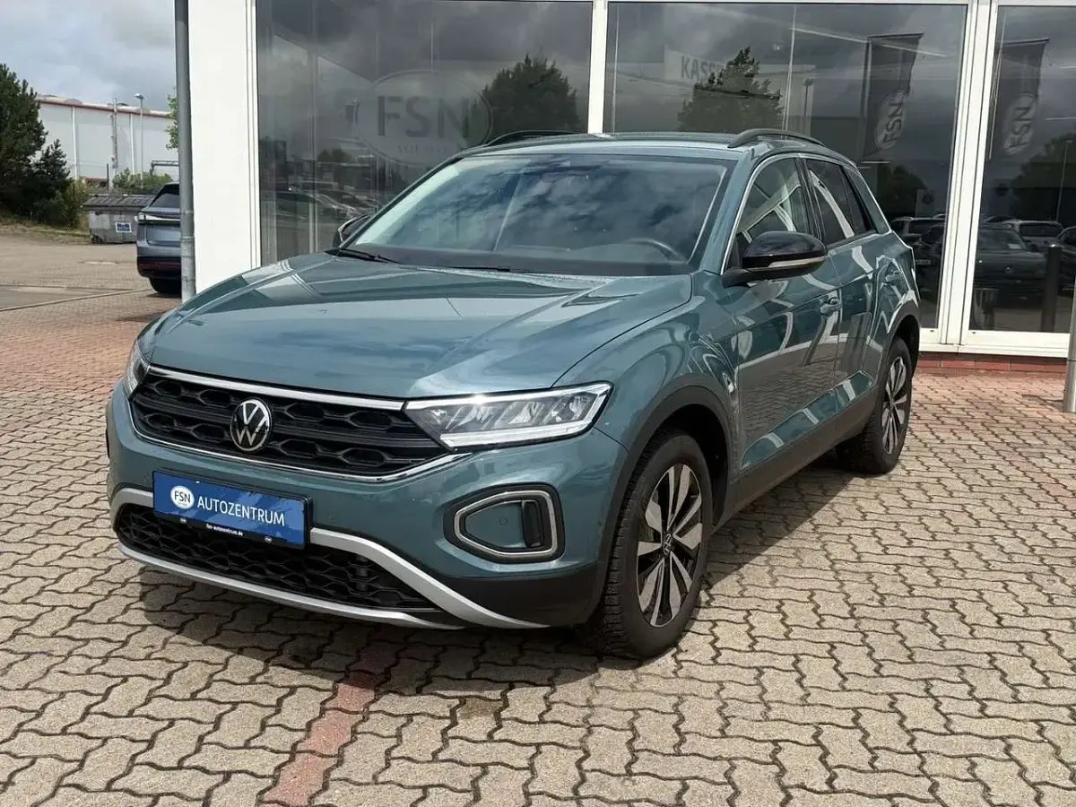 Gebraucht VW T-Roc Goal 150 PS (110 kW) 2025 Petroleum blue metallic SUV