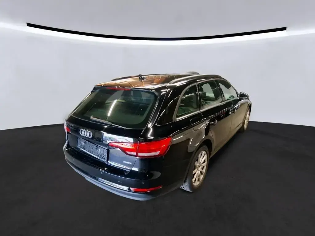 Gebraucht Audi A4 Basis 218 PS (160 kW) 2018 Schwarz Limousine