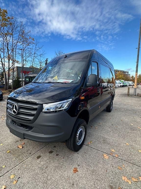 Schwarz Neu 2025 Mercedes Sprinter Van | 59.950 € (Guter Preis) - Bild 1/4