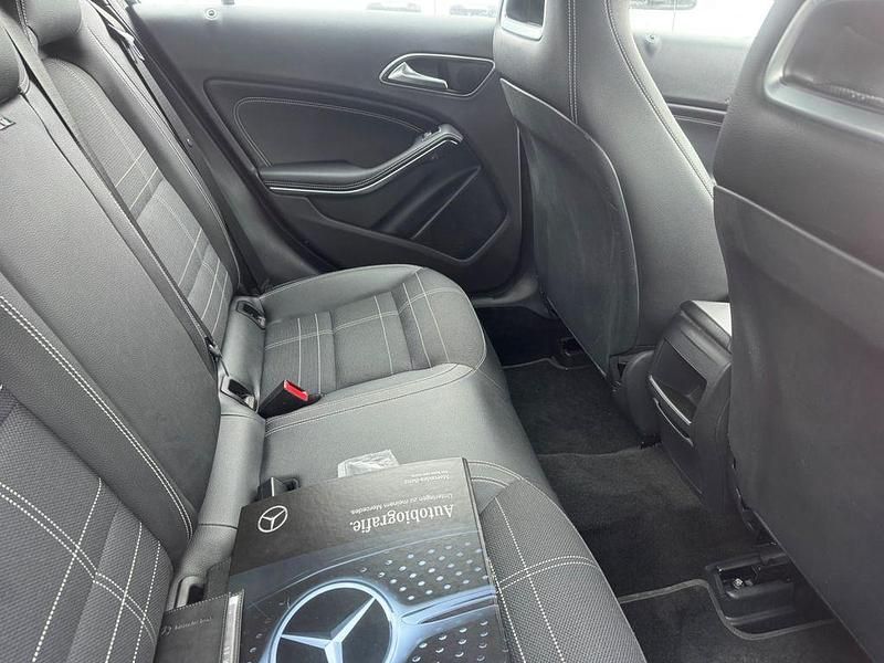 Używany Mercedes A160 102 KM (75 kW) 2016 Czarny Sedan/Limuzyna