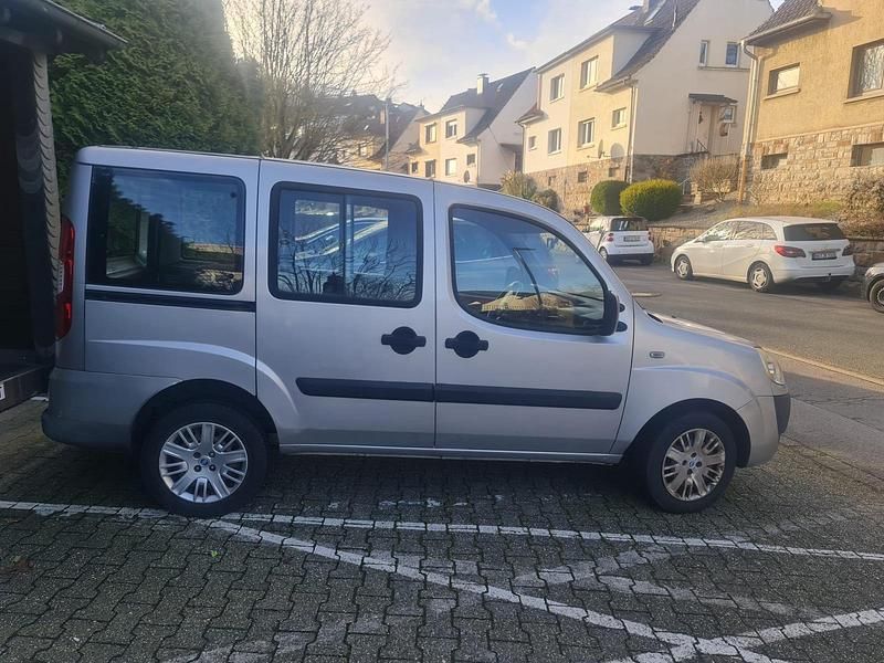 Gebraucht Fiat Doblò 2008 Grün Van / Kleinbus