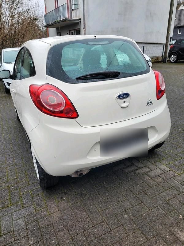 Gebraucht Ford Ka 69 PS (50 kW) 2014 Weiß Kleinwagen