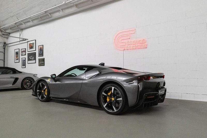 Gebraucht Ferrari SF90 999 PS (734 kW) 2022 Grau