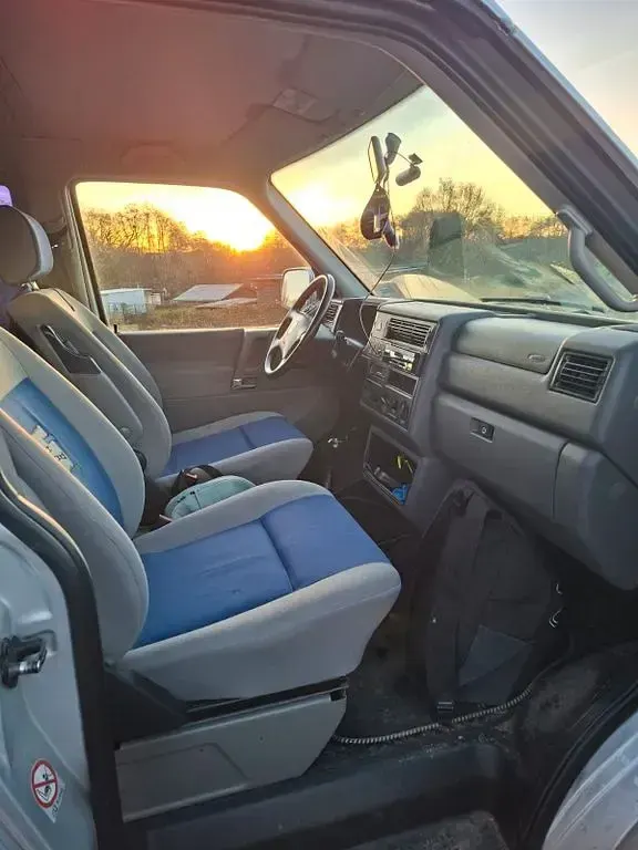 Gebraucht VW T4 131 PS (96 kW) 2003 Grau Van