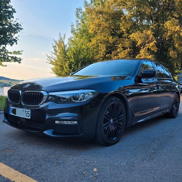 Schwarz Gebraucht 2017 BMW 530 Sport Line Limousine | 29.150 € (Etwas zu teuer) - Bild 1/4