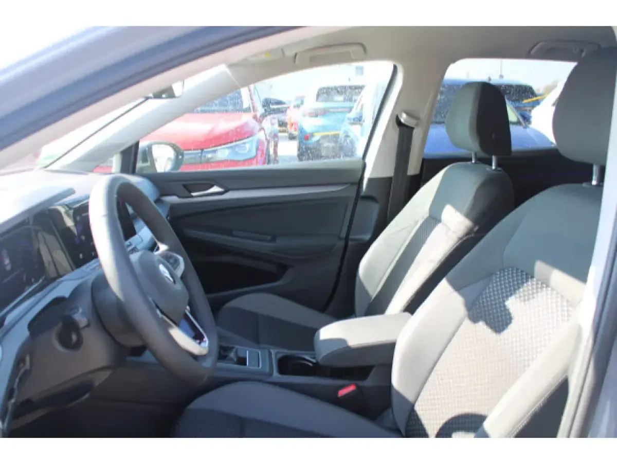 Brugt VW Golf VIII Active 131 HK (96 kW) 2022 Sedan