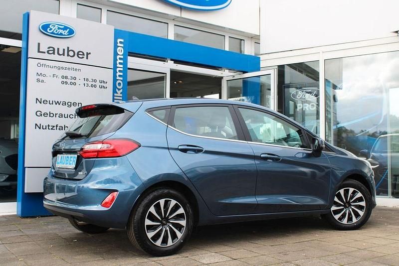Gebraucht Ford Fiesta Titanium 125 PS (91 kW) 2023 Chromablau Kleinwagen
