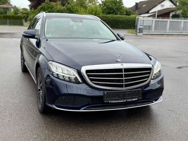 Blau Gebraucht 2019 Mercedes C220 Business Limousine | 19.900 € (Guter Preis) - Bild 1/4