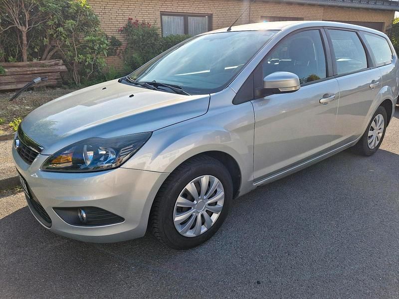 Silber Gebraucht 2009 Ford Focus Kombi | 3.350 € (Fairer Preis) - Bild 1/4