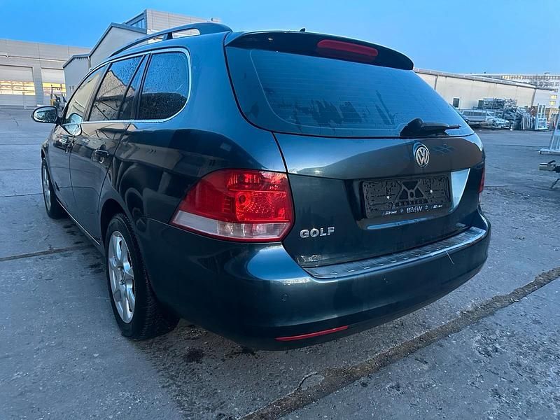 Gebraucht VW Golf V 140 PS (102 kW) 2009 Violet Kombi