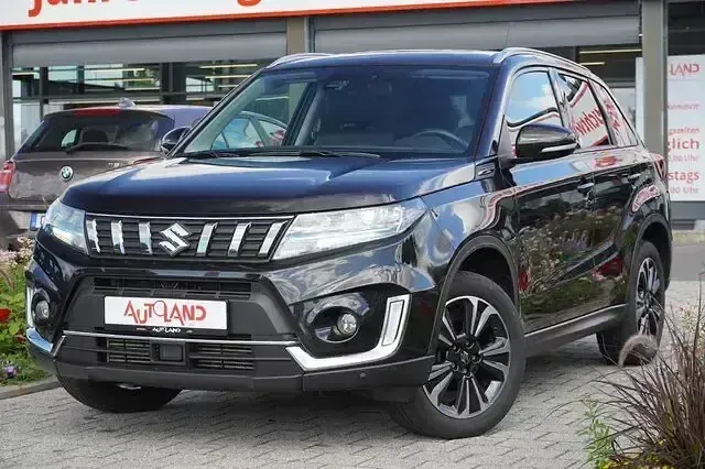 Gebraucht Suzuki Vitara Comfort+ 140 PS (102 kW) 2021 Schwarz SUV