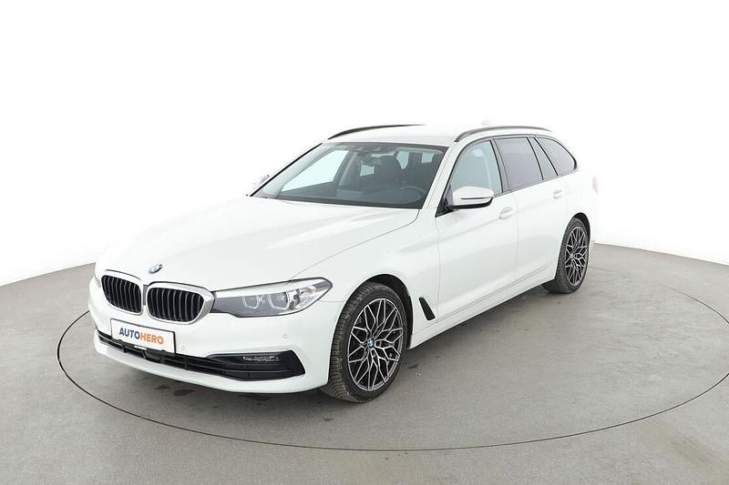 Weiß Gebraucht 2020 BMW 520 Sport Line Kombi | 28.250 € (Fairer Preis) - Bild 1/3